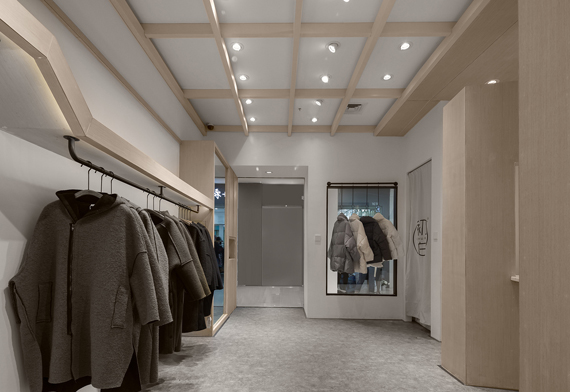 廣州店鋪設(shè)計(jì)公司初?白 服裝店鋪裝修設(shè)計(jì)案例 廣州店鋪設(shè)計(jì)公司初?白 服裝店鋪裝修設(shè)計(jì)案例